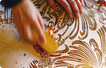 清流のほとりで発展を続ける大洲和紙